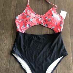 NWT adorable swimsuit